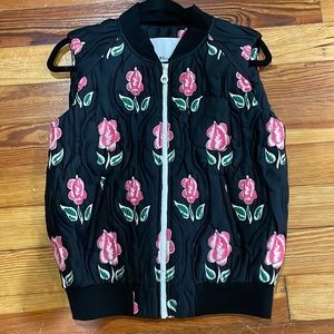 Tara Jarmon light sleeveless jacket. Never worn